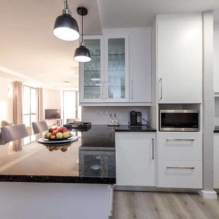 Hibernian Towers 807, Beach Road, Strand Eksteriør billede